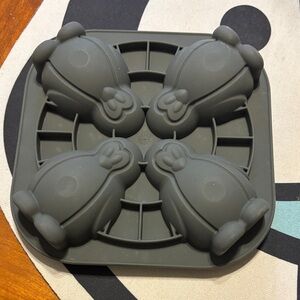 Charcoal Silicone Penguin Ice Tray